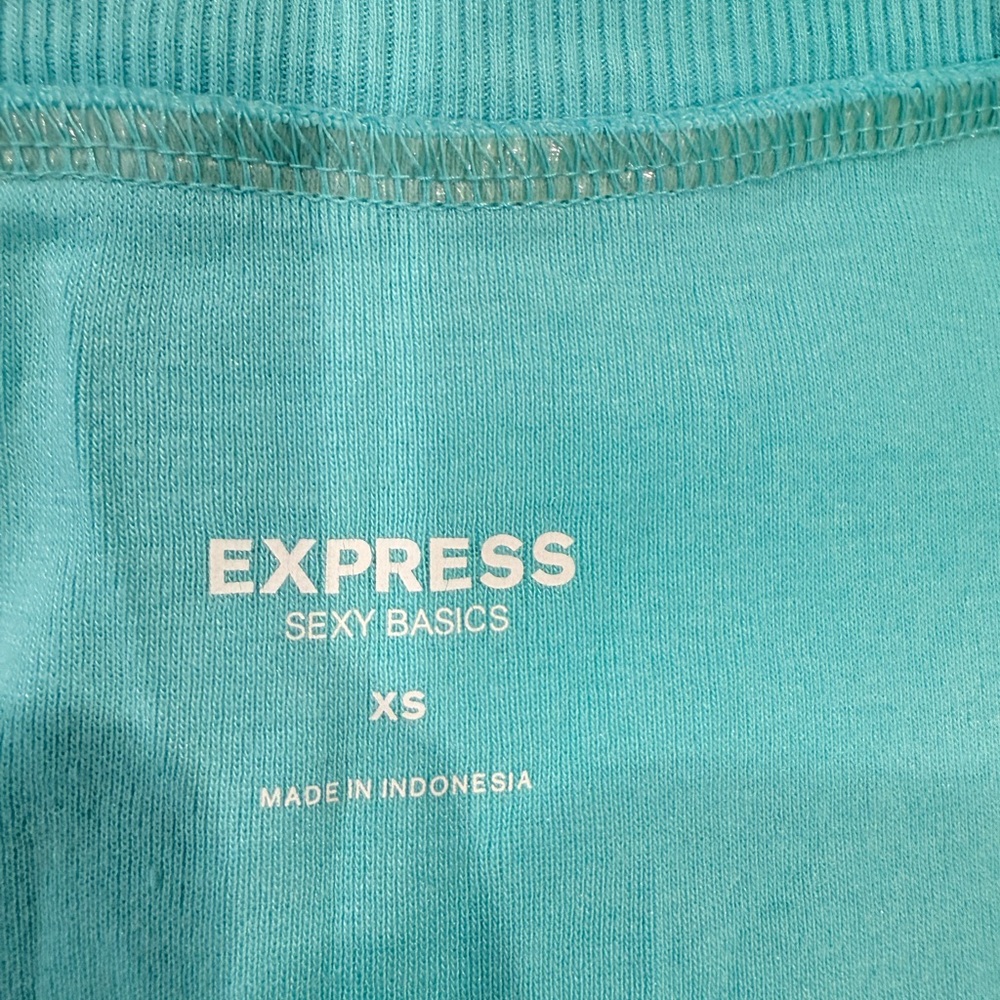 Express Basic Tee XS - Picture 2 of 2